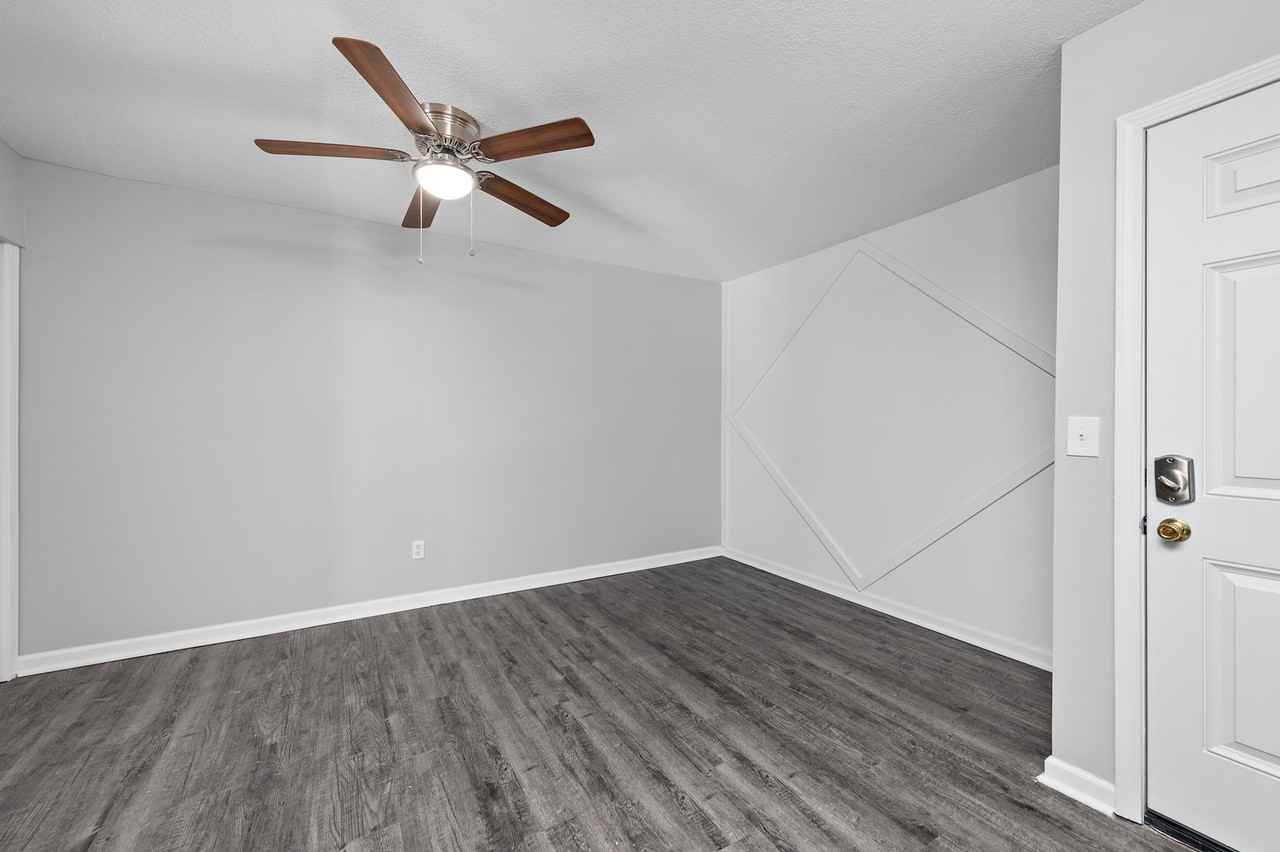 3909 Kenwood - Photo 6 of 37