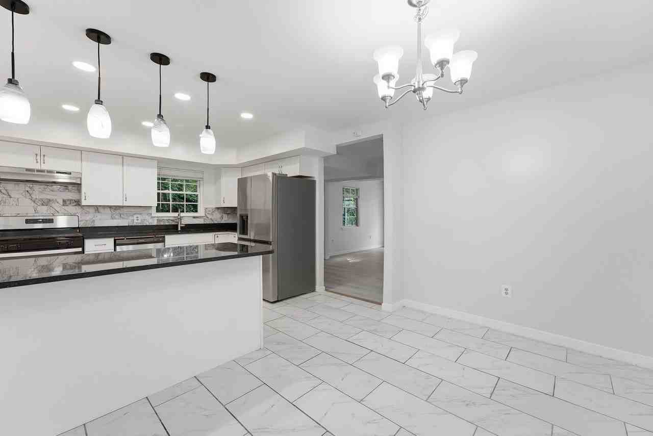 4200 Gerry Ln - Photo 6 of 30