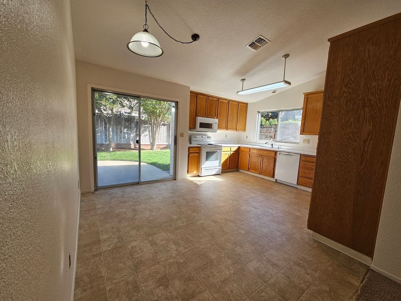 1108 Citrus Ct - Photo 6 of 29