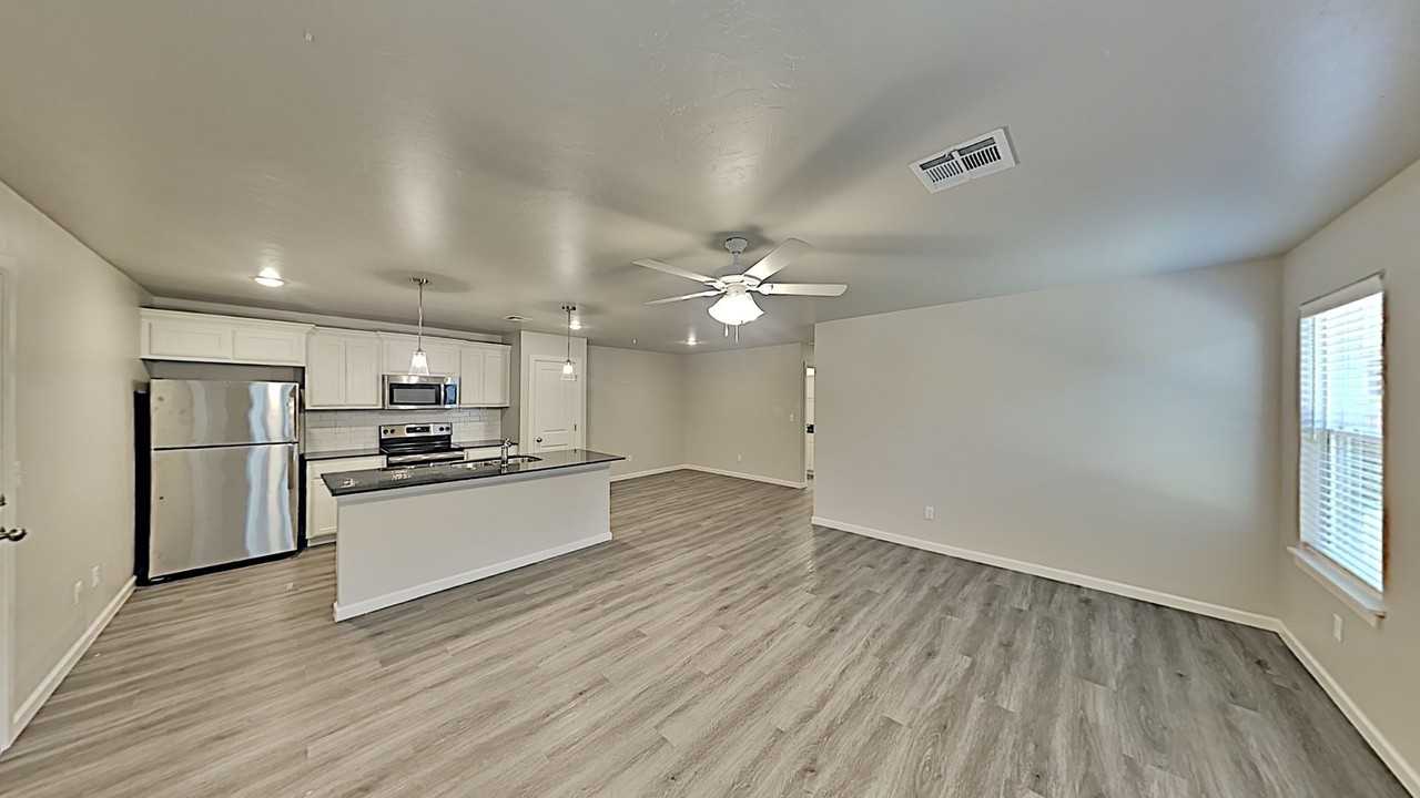 11207 Howard Dr - Photo 3 of 16