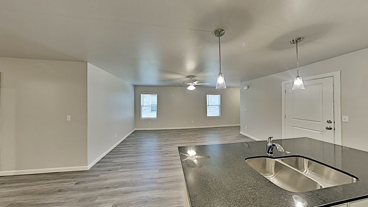 11207 Howard Dr - Photo 4 of 16