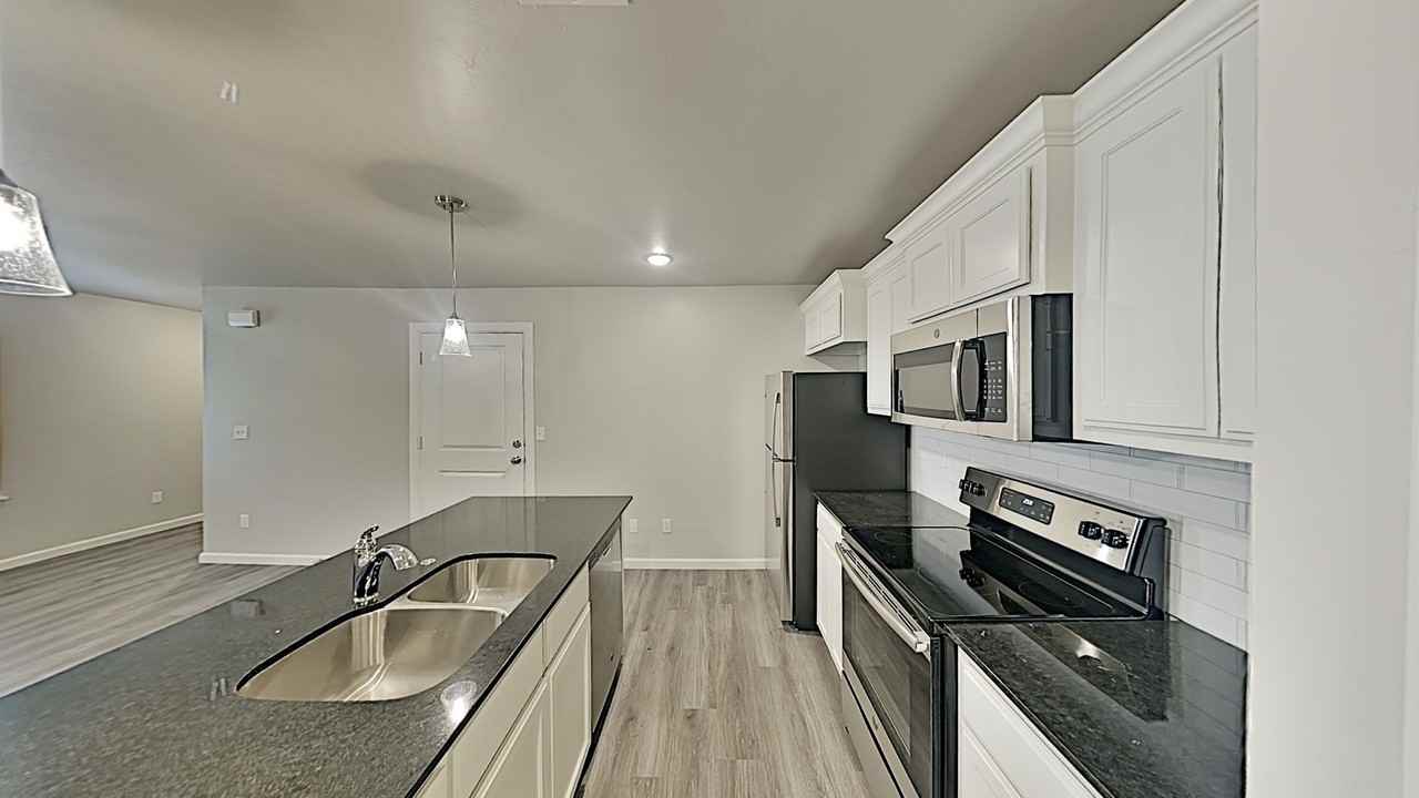 11207 Howard Dr - Photo 5 of 16