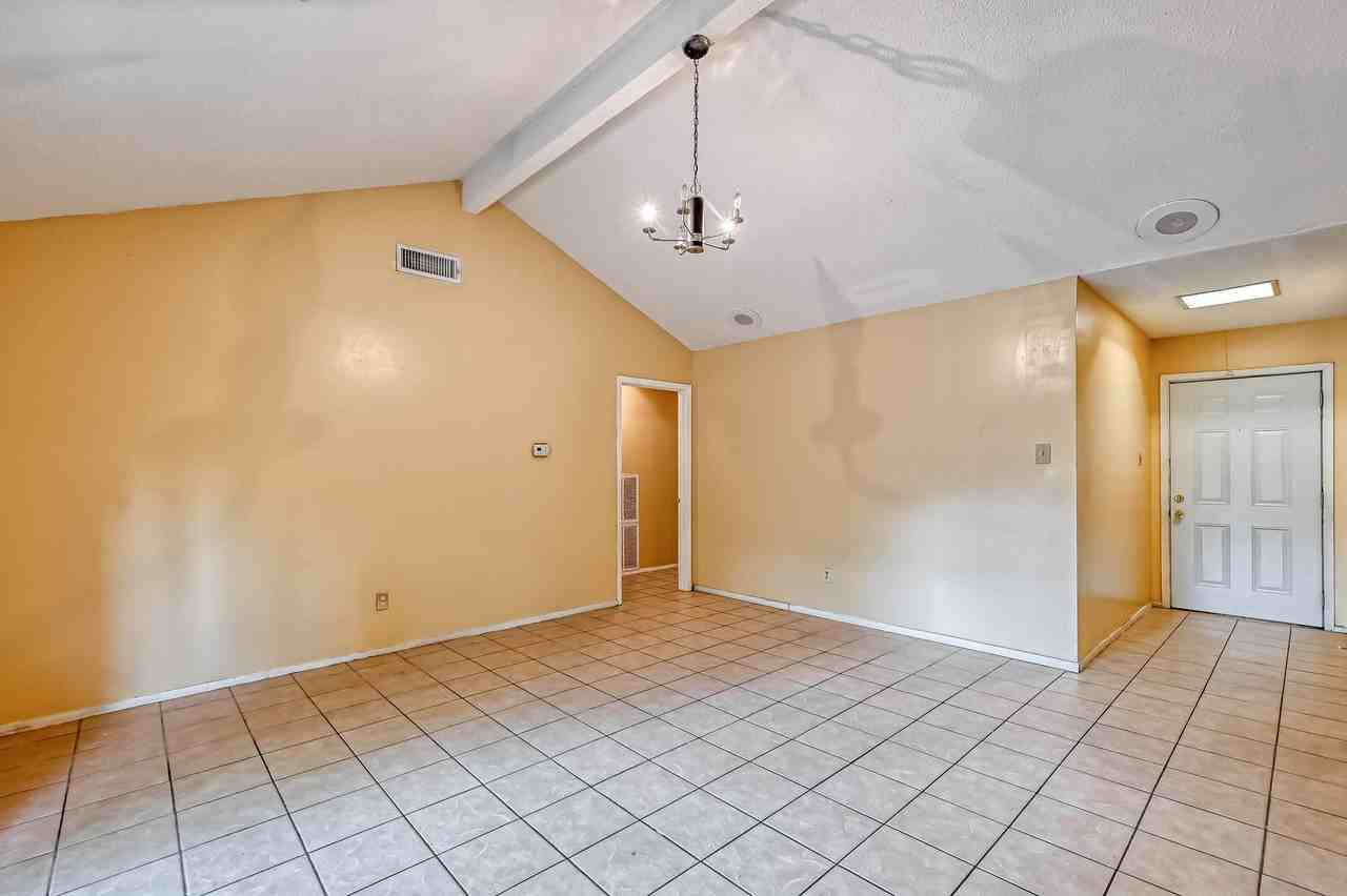 14427 Campden Hill Rd - Photo 3 of 12