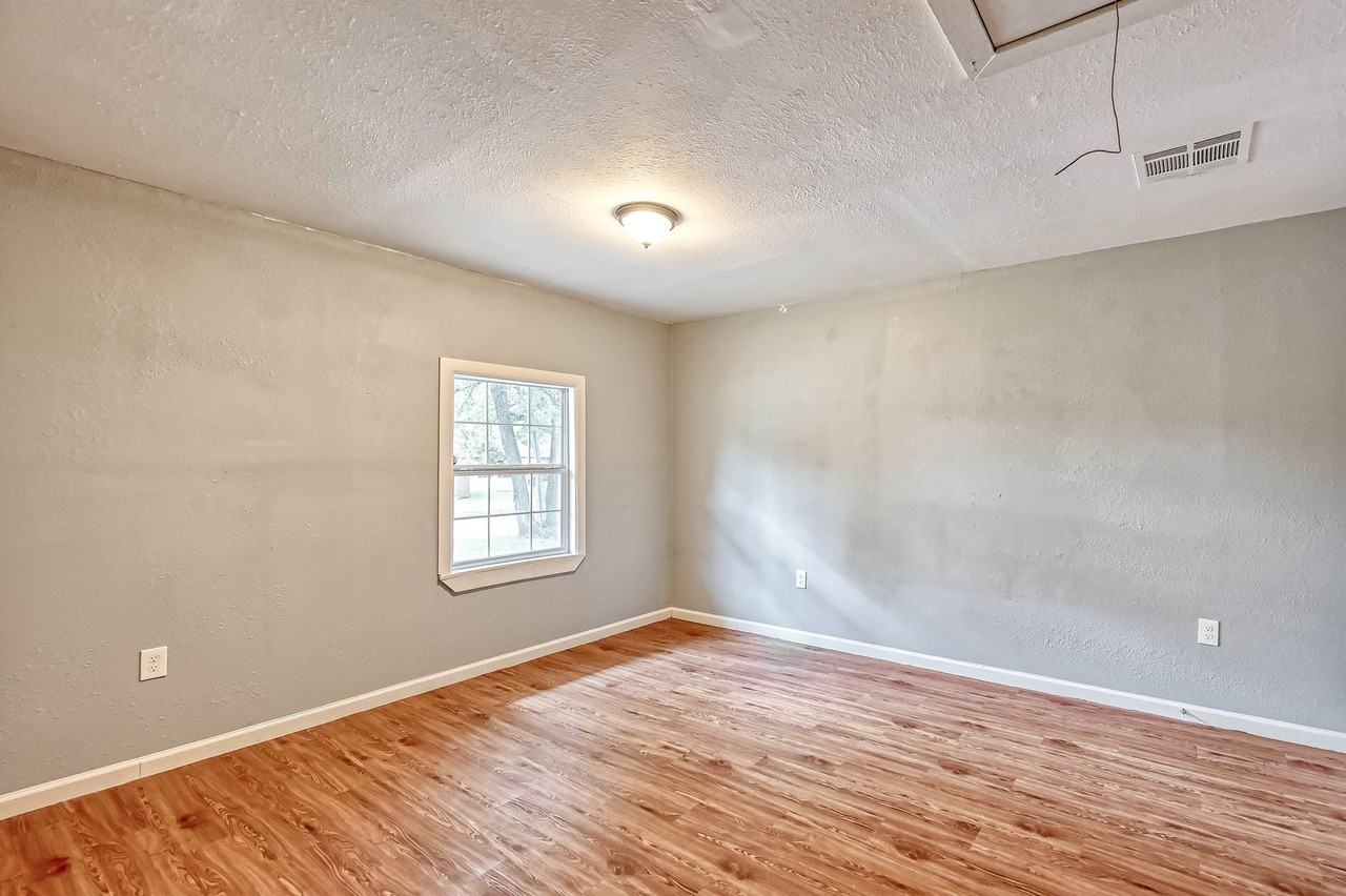 14427 Campden Hill Rd - Photo 5 of 12