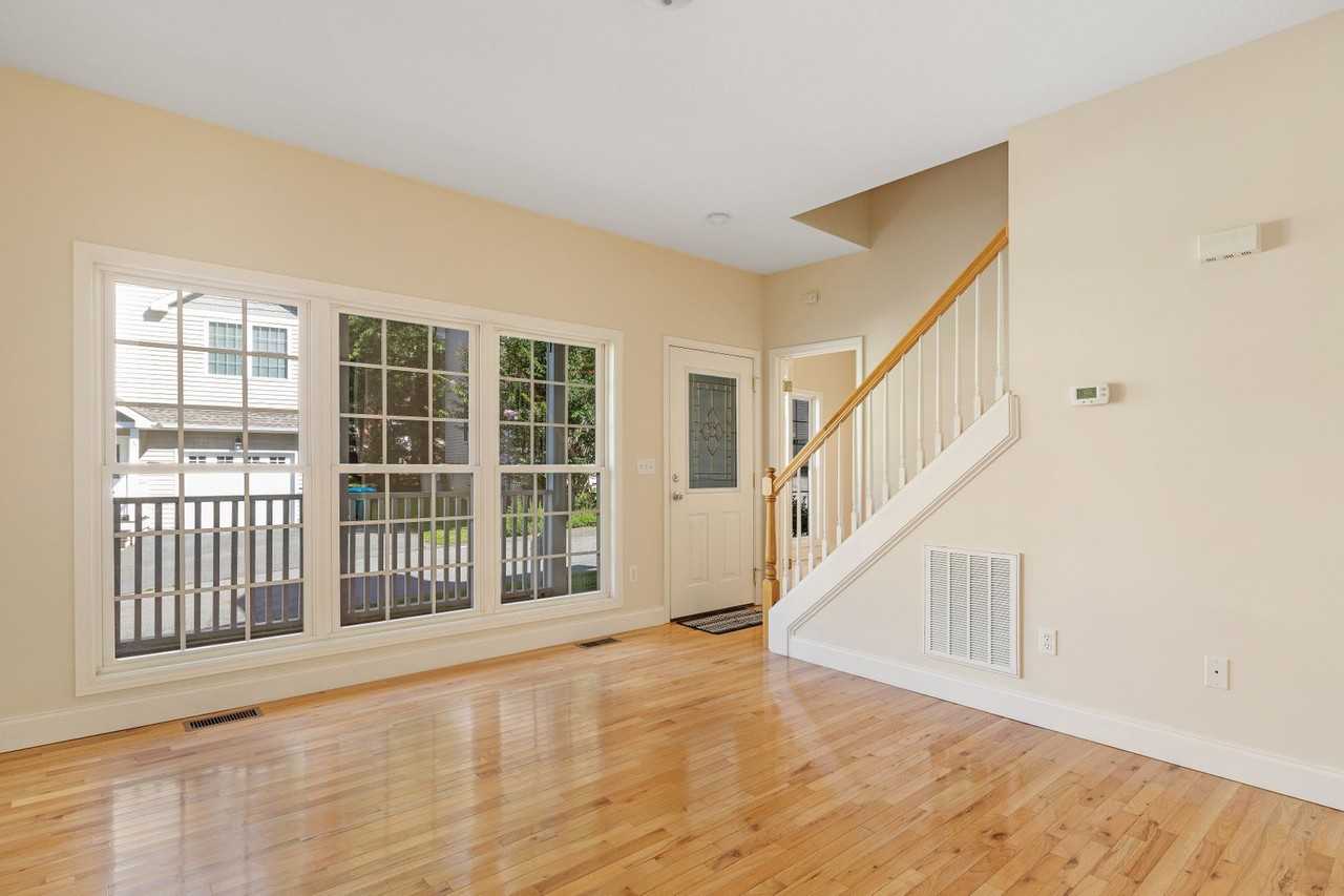 36 Winterwind Dr - Photo 2 of 16