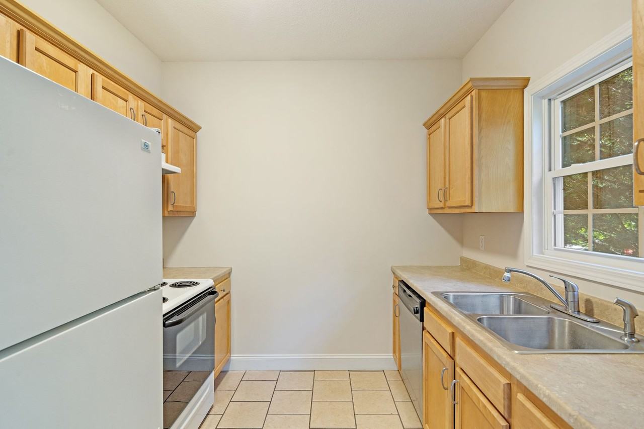 36 Winterwind Dr - Photo 6 of 16