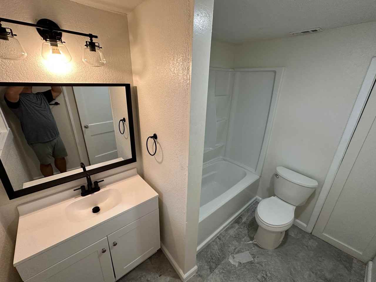 1401-1403 Bolivar St - Photo 3 of 6