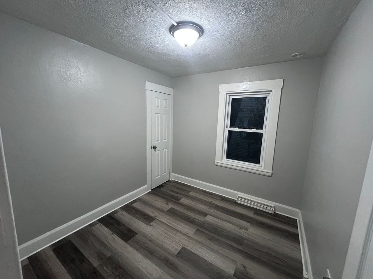 16 Woodbine St - Photo 5 of 11