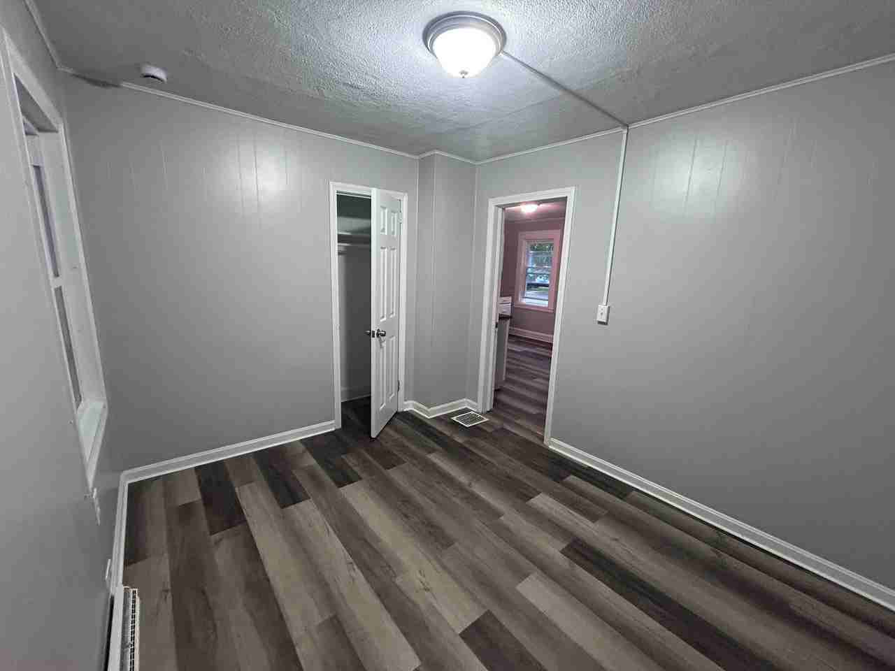 16 Woodbine St - Photo 6 of 11