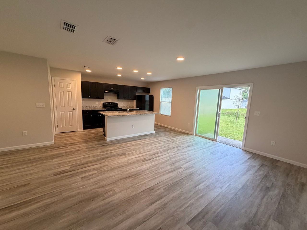 8131 Oklahoma St - Photo 4 of 14