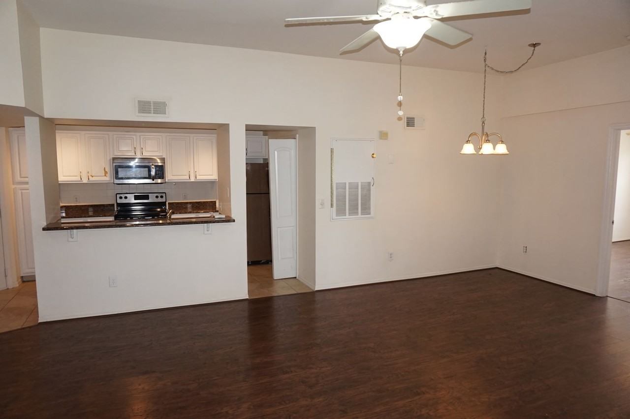 400 Summit Ridge Pl #204 - Photo 6 of 14