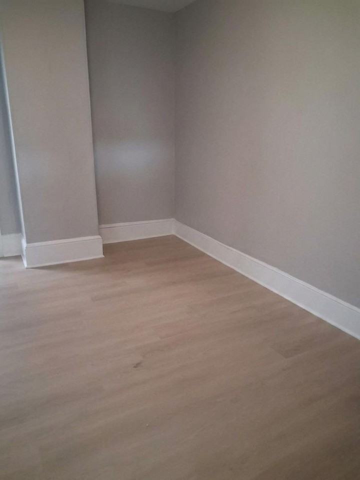 327 Market St - Photo 4 of 8