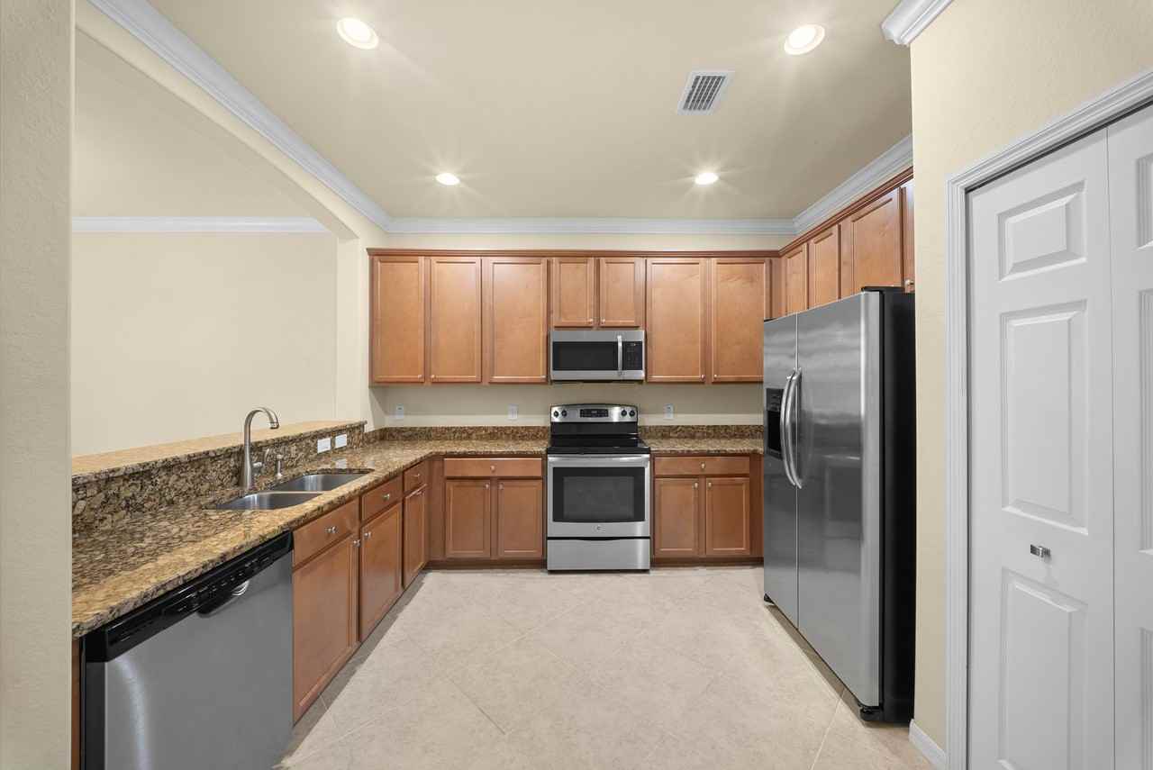 14460 Grapevine Dr - Photo 3 of 23