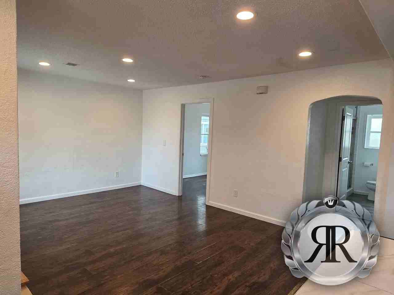 202 S Fair Ave - Photo 2 of 23