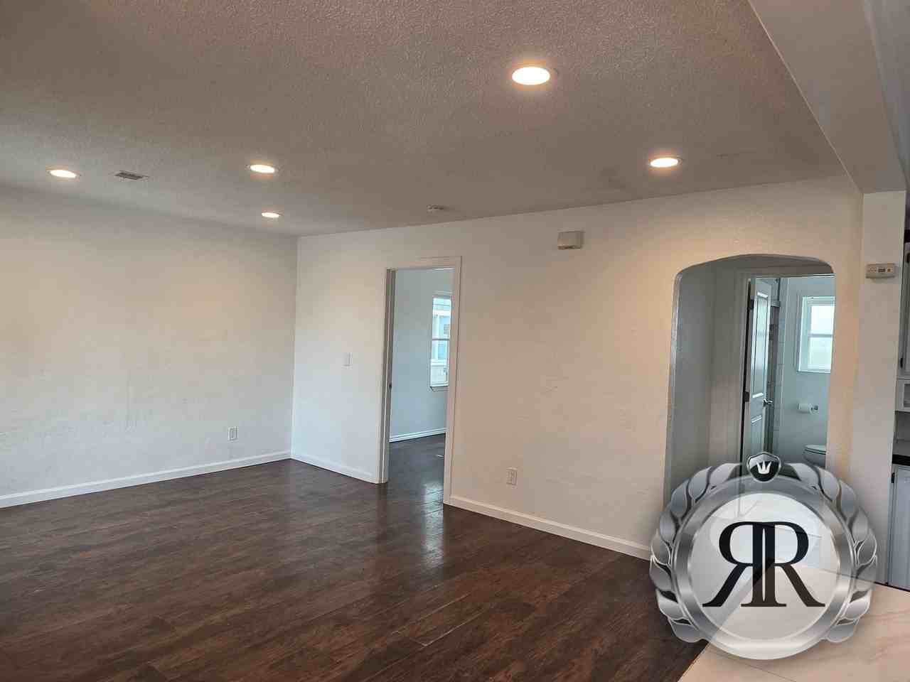 202 S Fair Ave - Photo 3 of 23