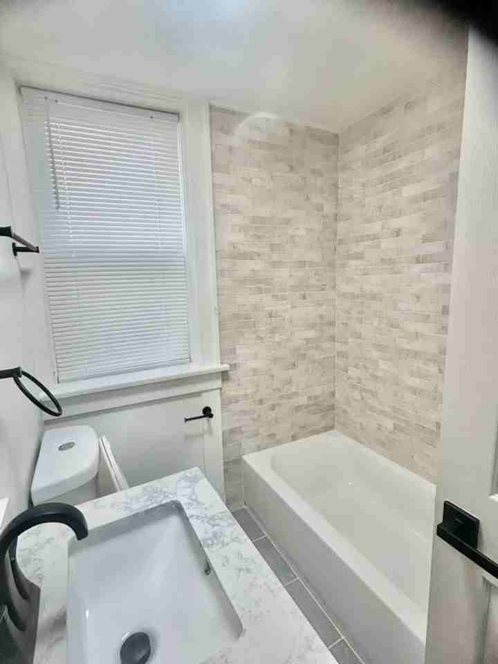 4035 S Grand Blvd - Photo 3 of 7