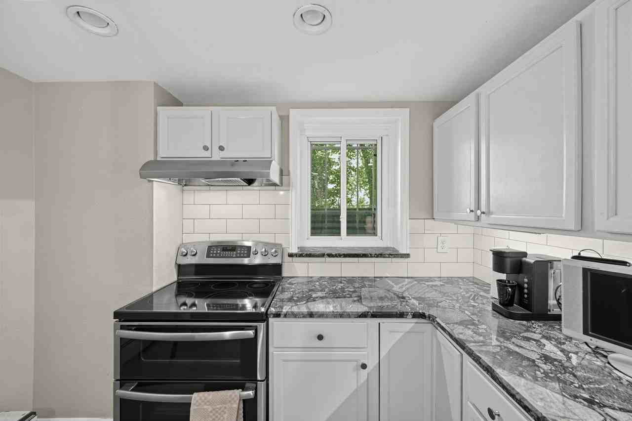 1373 N Franklin St - Photo 3 of 34