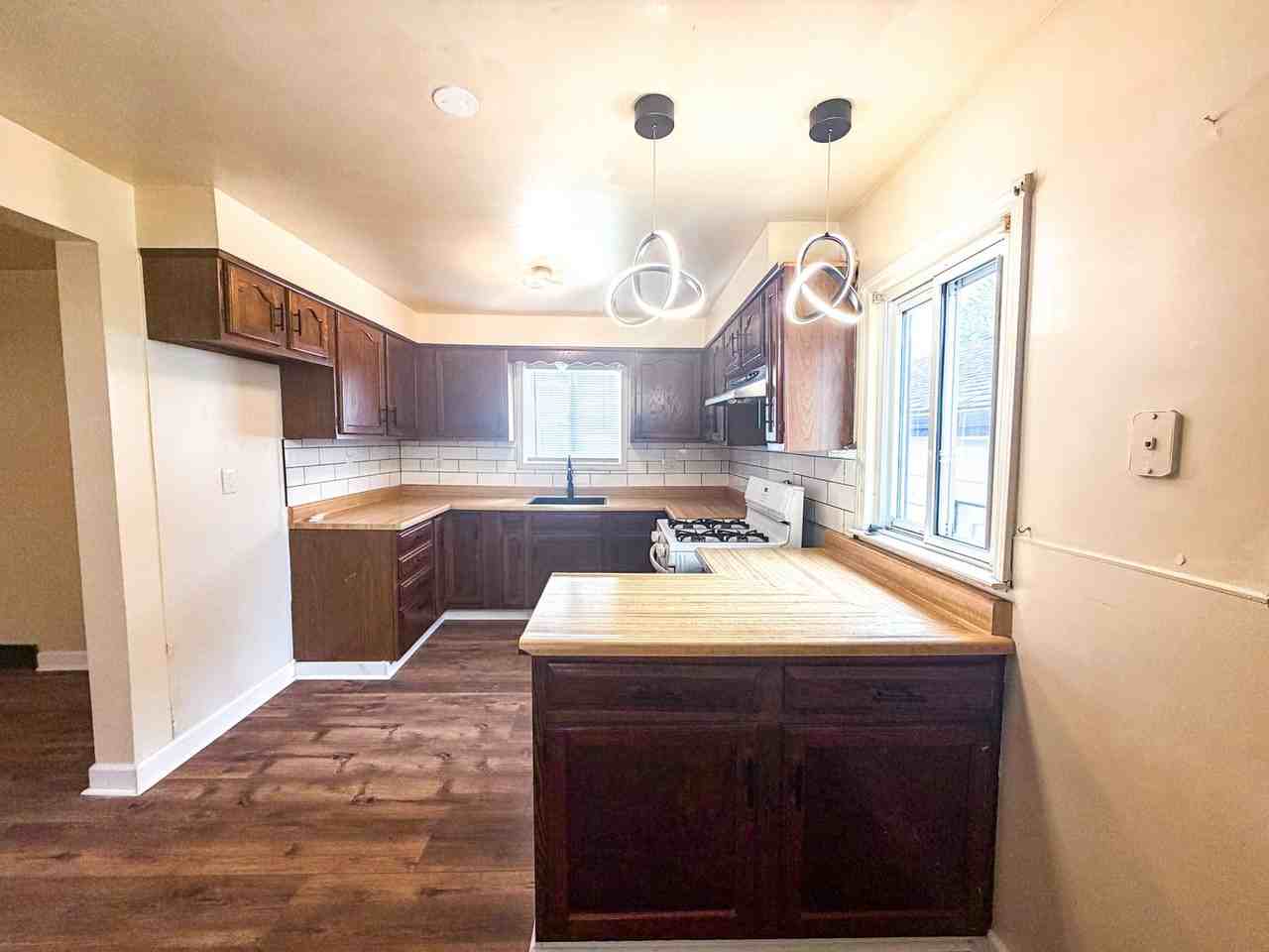 2947 Colorado Ave - Photo 7 of 25