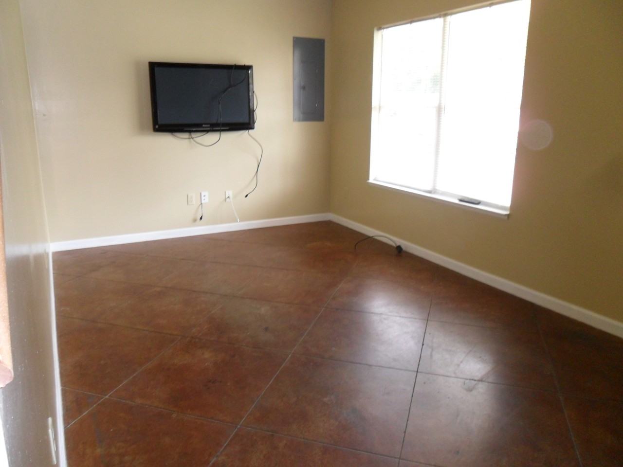 107 Burley Ave #1 - Photo 5 of 8