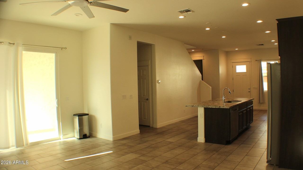 15715 W Melvin St - Photo 4 of 16