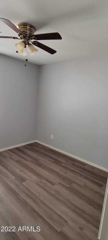 19042 N Toledo Ave - Photo 4 of 9