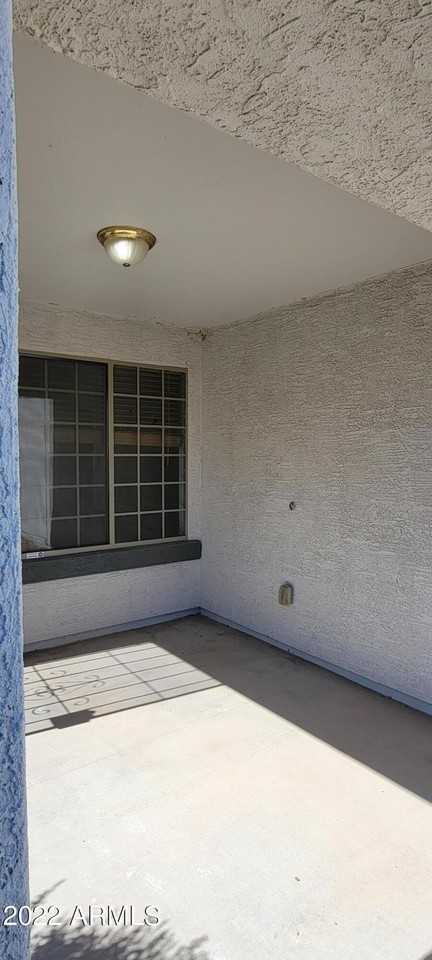 19042 N Toledo Ave - Photo 6 of 9