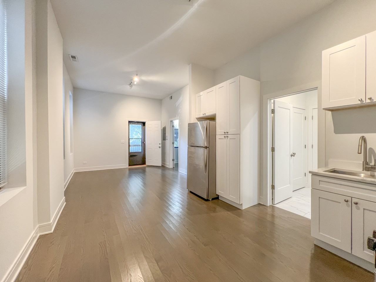 951 W Armitage Ave #2R - Photo 3 of 20