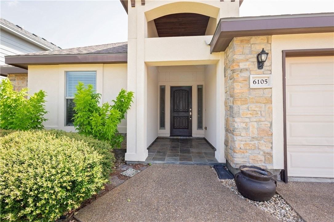 6105 Maximus Dr - Photo 2 of 35