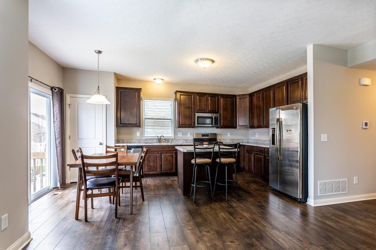 6146 Dajana Dr - Photo 3 of 25