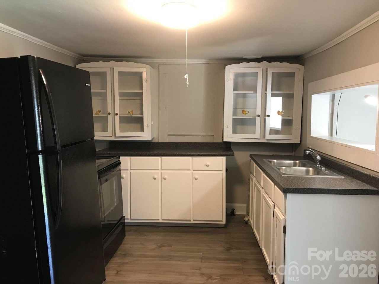 213 W King St - Photo 3 of 5