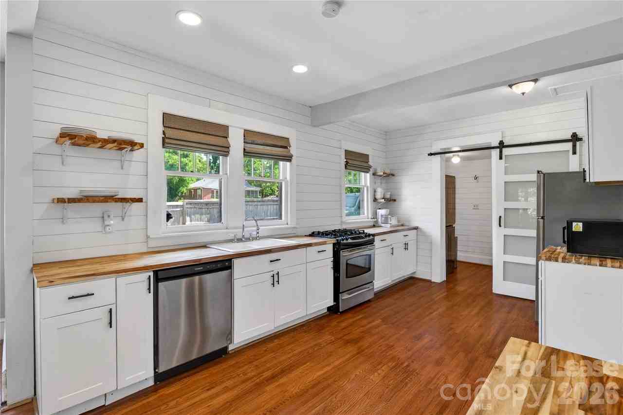 405 Walnut Ave - Photo 6 of 18