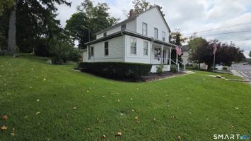 featured image of 34 Grassy Plain St #3