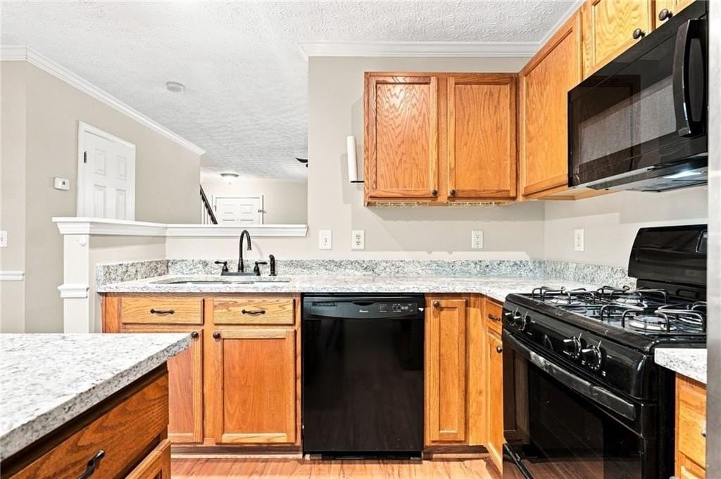 225 Osmanthus Way - Photo 3 of 39