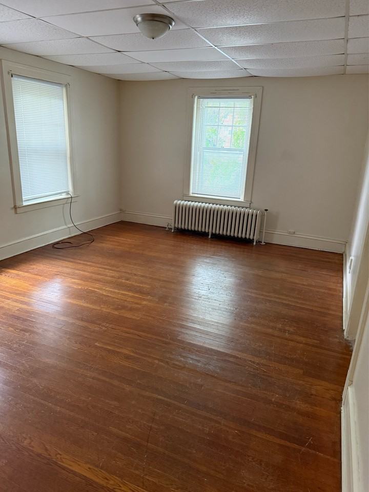 225 West Main St4 #225-4 - Photo 4 of 7