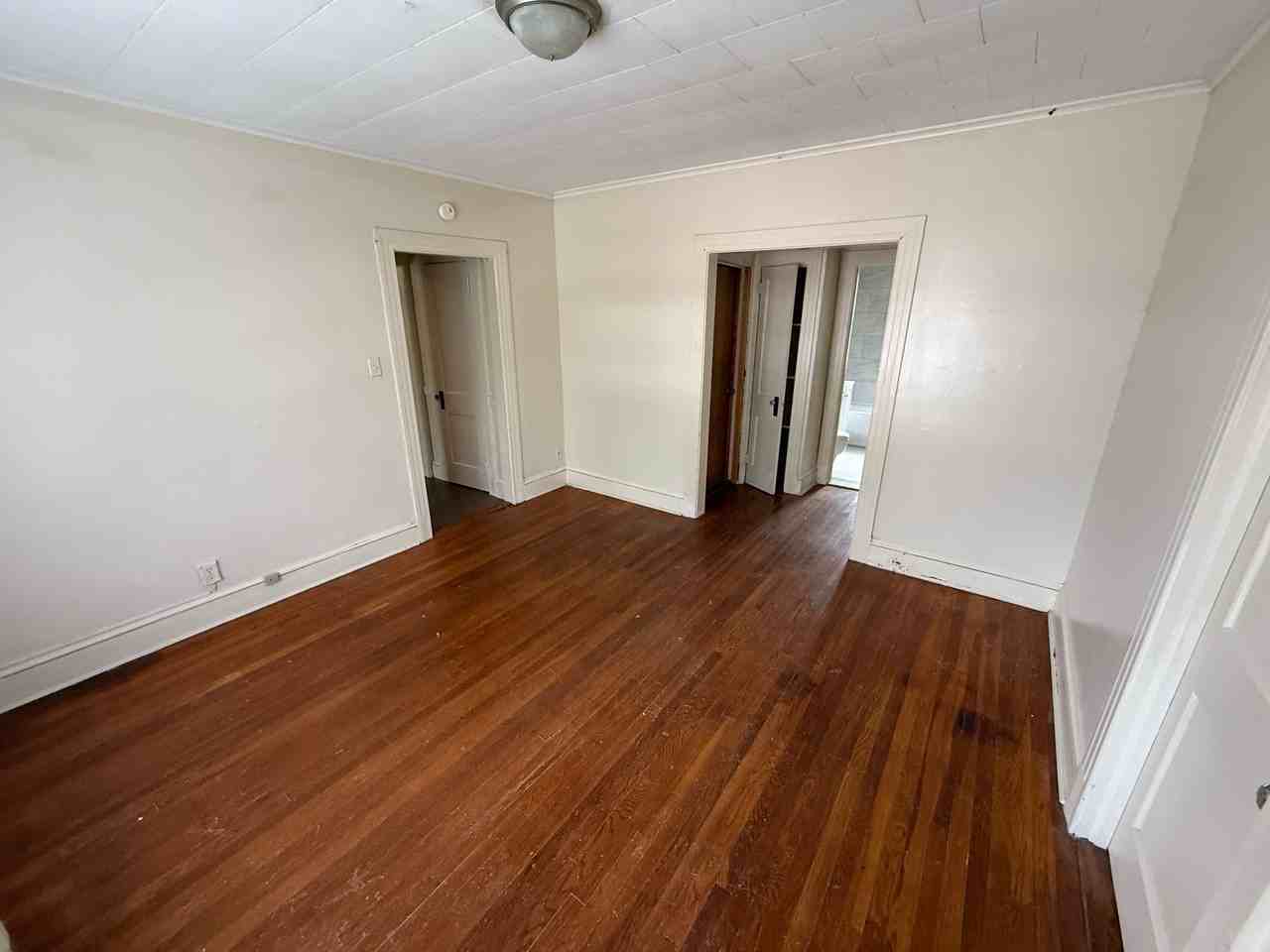 225 West Main St4 #225-4 - Photo 5 of 7