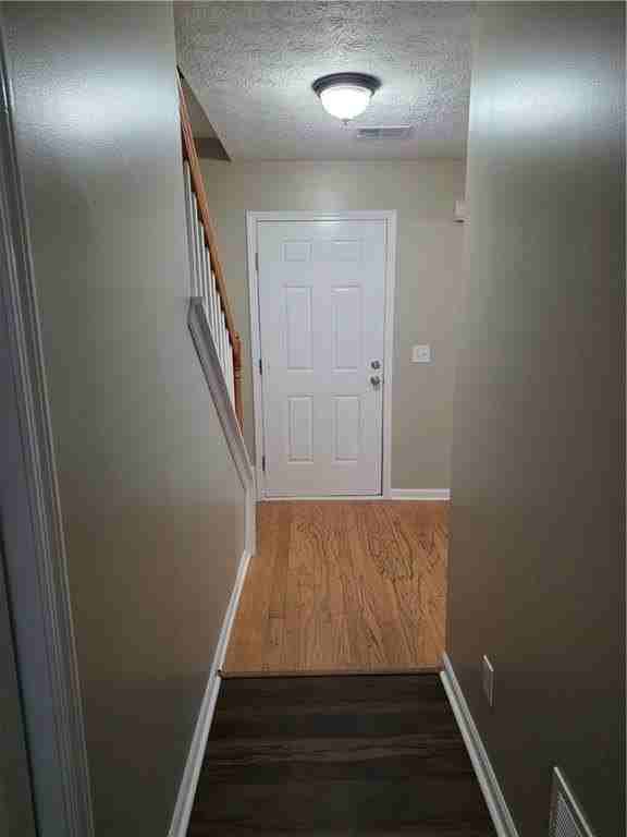 15 Waterloo Ct - Photo 2 of 18