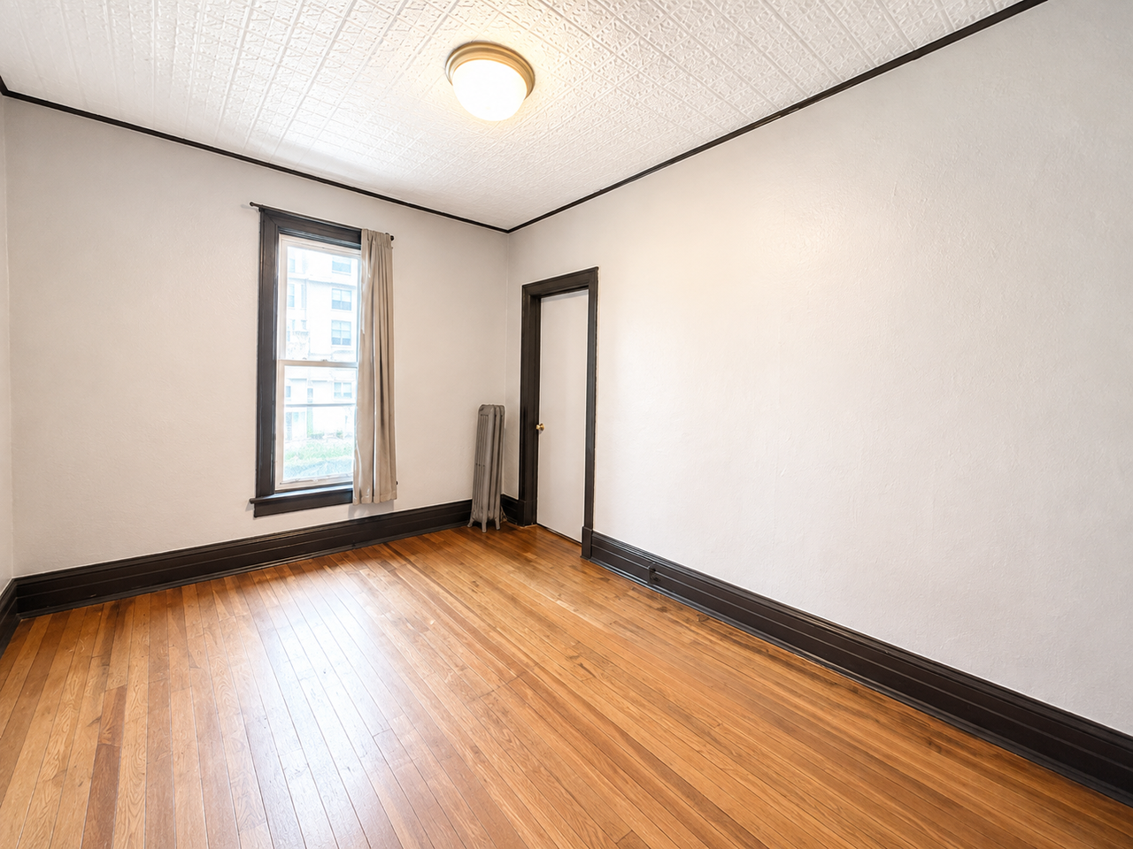 220 E State St #4 - Photo 7 of 9