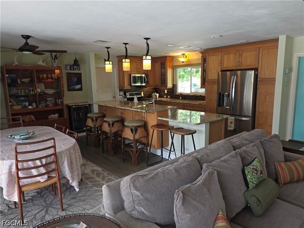 130 Sw 58th St - Photo 4 of 18
