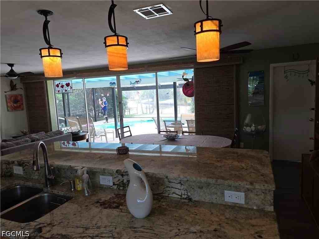 130 Sw 58th St - Photo 6 of 18