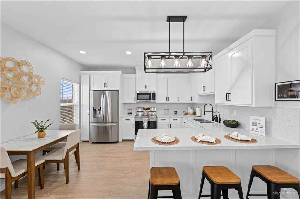 1000 W 8th St #3 - Photo 4 of 15