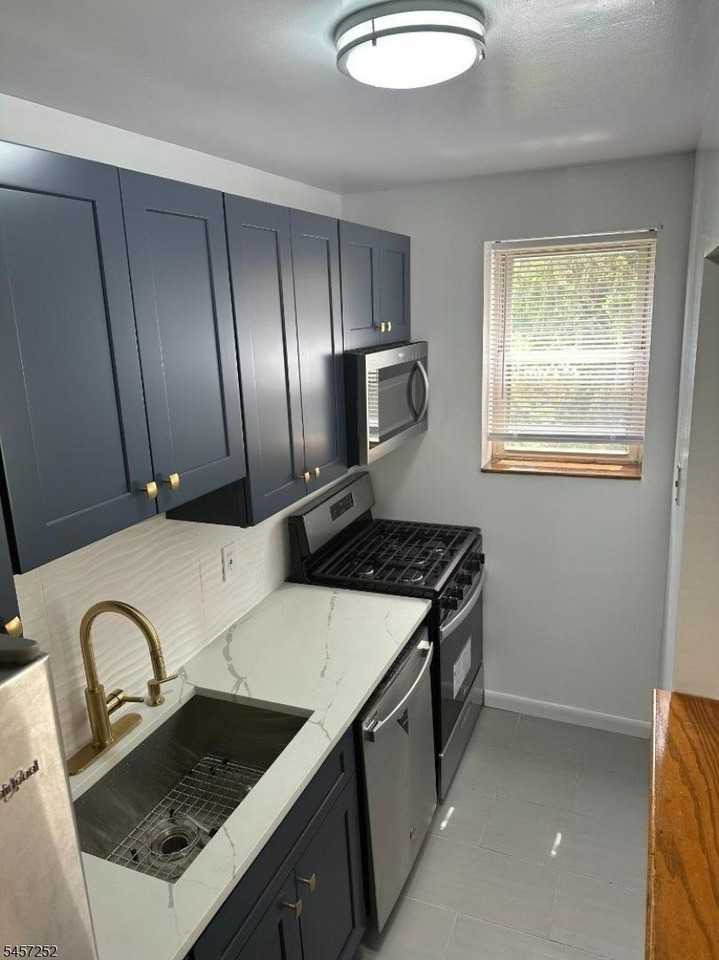 19 Lyons Ave #412 - Photo 2 of 10