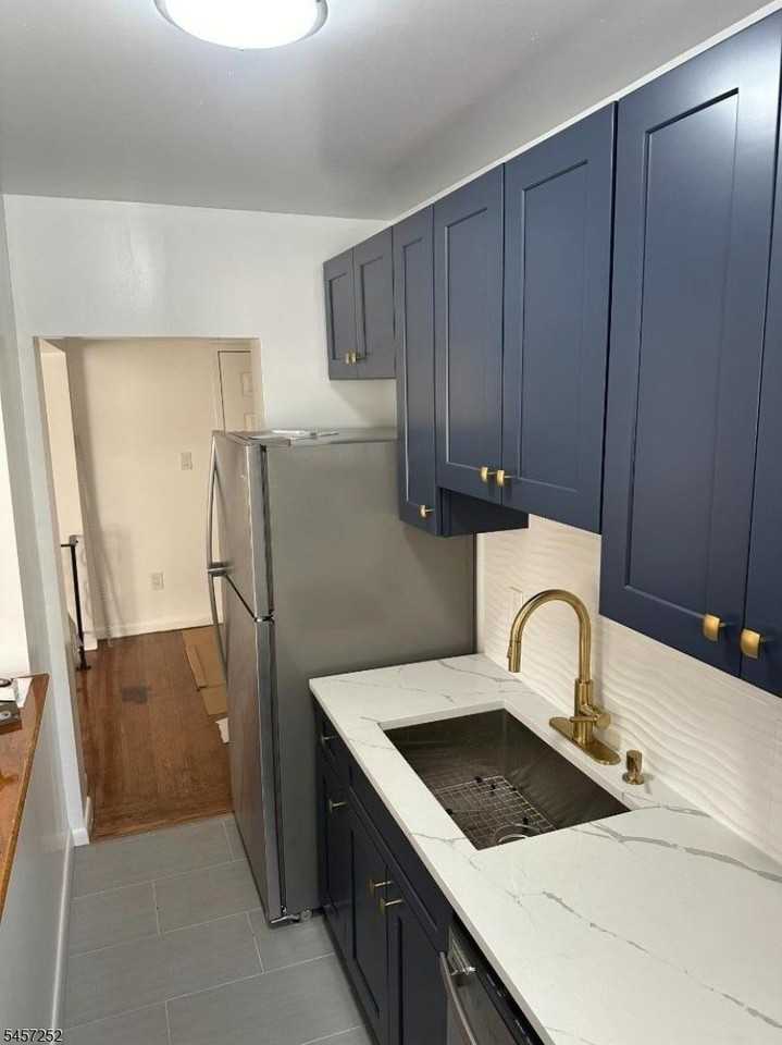 19 Lyons Ave #412 - Photo 3 of 10