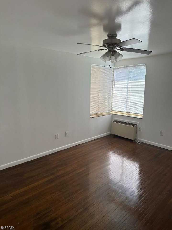 19 Lyons Ave #412 - Photo 7 of 10