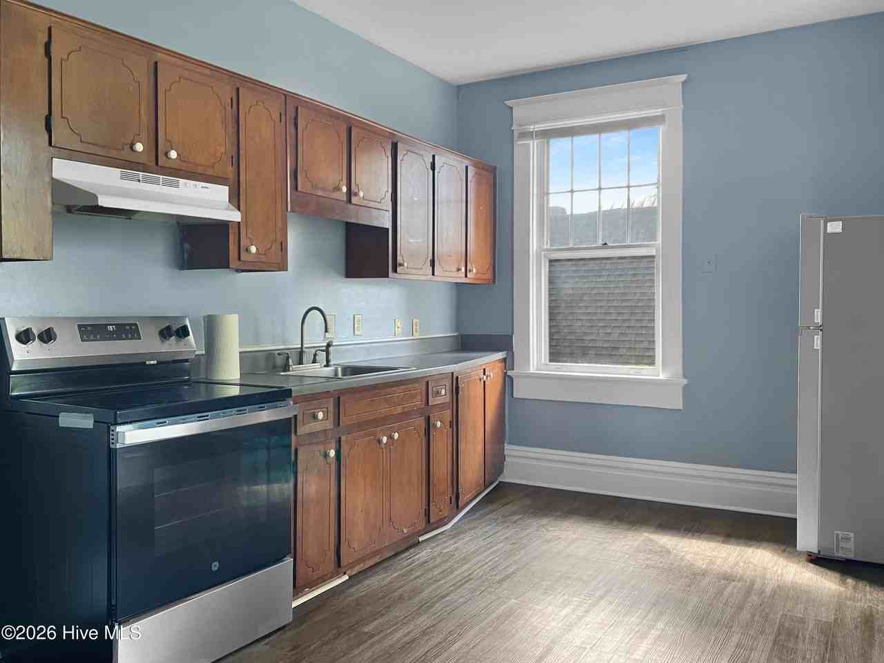 327 Ellis St #B - Photo 2 of 7