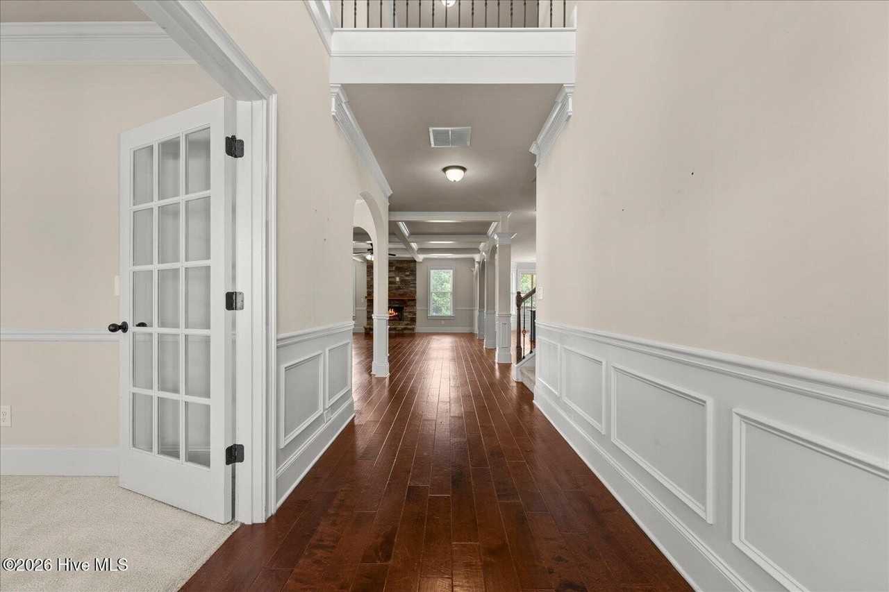 542 Oconee Cir - Photo 4 of 50