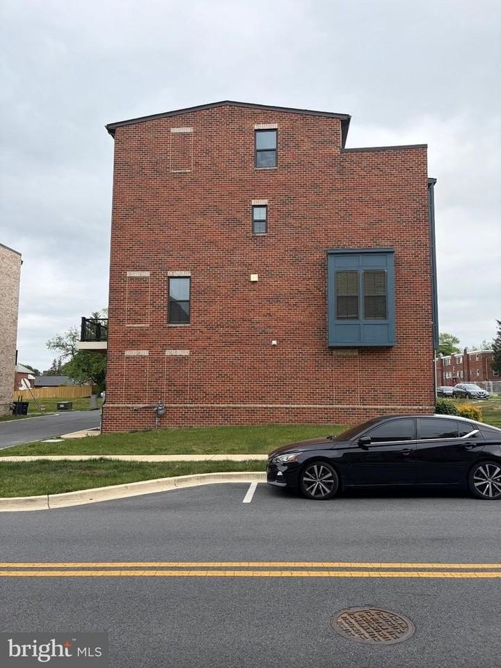 4770 Towne Square Blvd - Photo 2 of 28