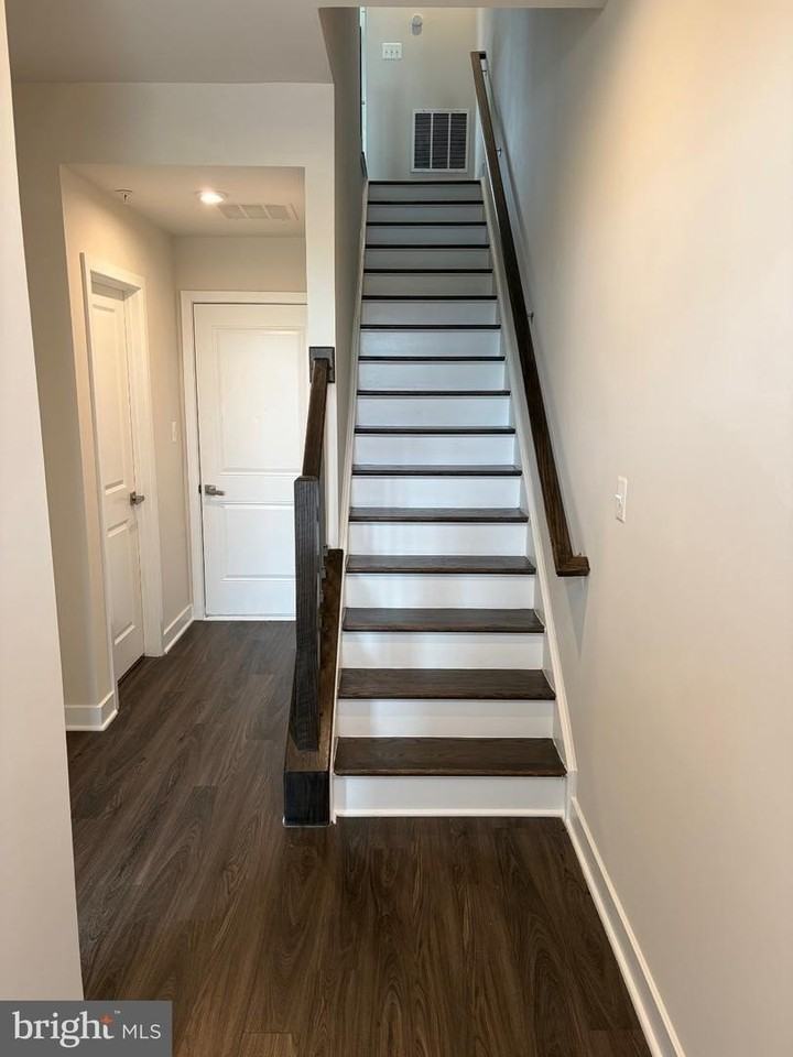 4770 Towne Square Blvd - Photo 3 of 28