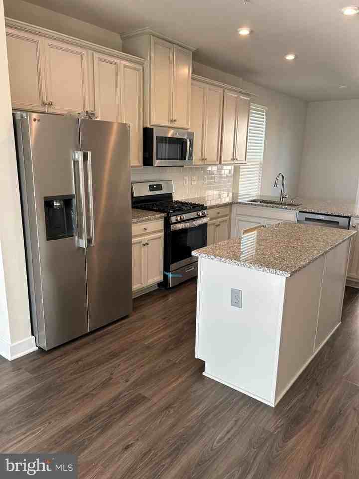 4770 Towne Square Blvd - Photo 6 of 28