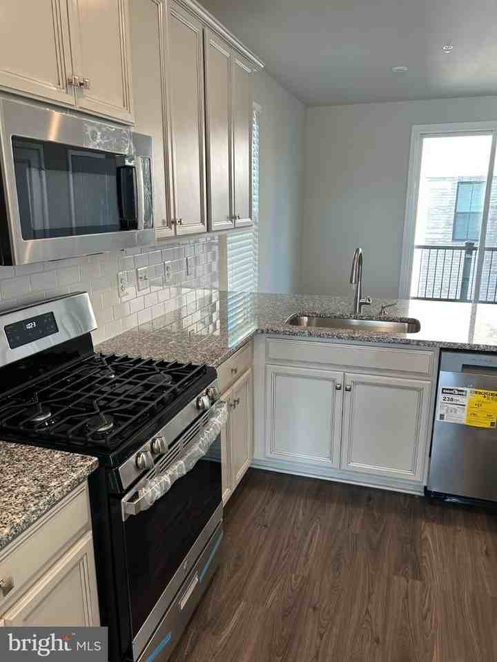 4770 Towne Square Blvd - Photo 7 of 28