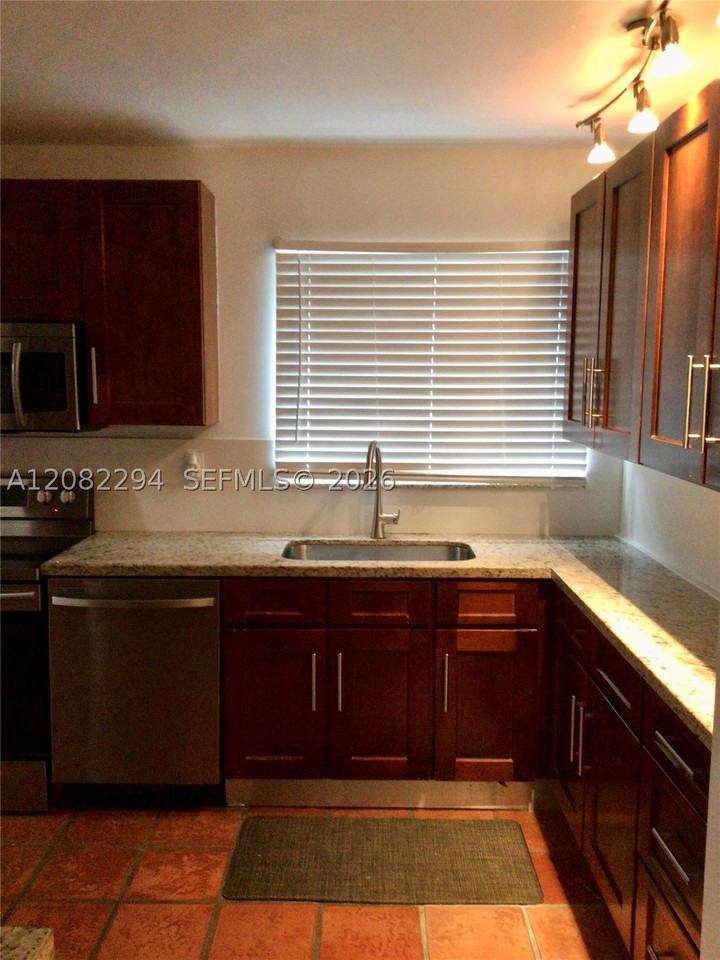 309 Bird Rd #309 - Photo 4 of 22